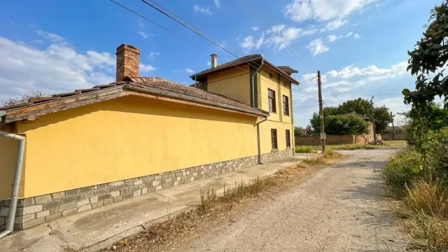 Corner Tower House - Lesicheri - thumbnail 5