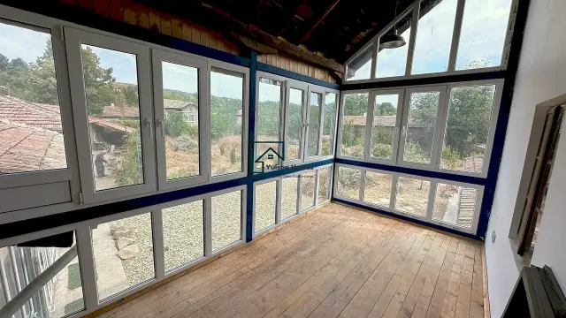 Corner Tower House - Lesicheri - thumbnail 12