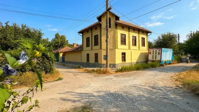 Corner Tower House - Lesicheri - thumbnail 22
