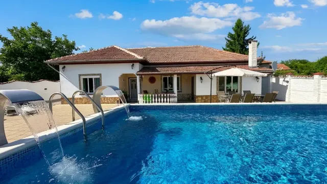 Blue Water Villa - Strahilovo in Strahilovo, 4 bedrooms property
