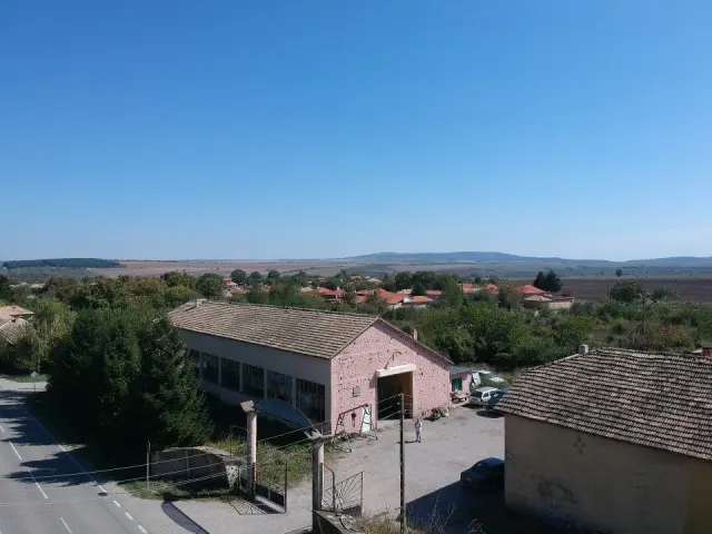The House & Massive Warehouse - Lomtsi in Lomtsi