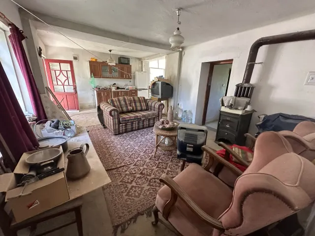 Smalltown Estate - Lomtsi - thumbnail 16