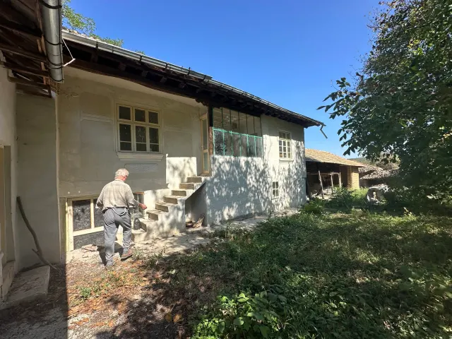 Smalltown Estate - Lomtsi - thumbnail 18