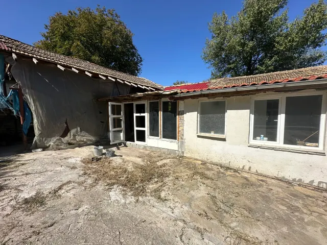 Smalltown Estate - Lomtsi - thumbnail 20