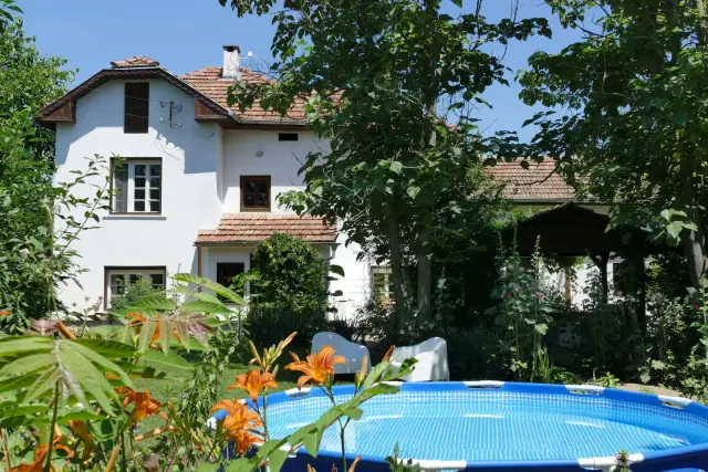 Angel House - Slomer - thumbnail 2