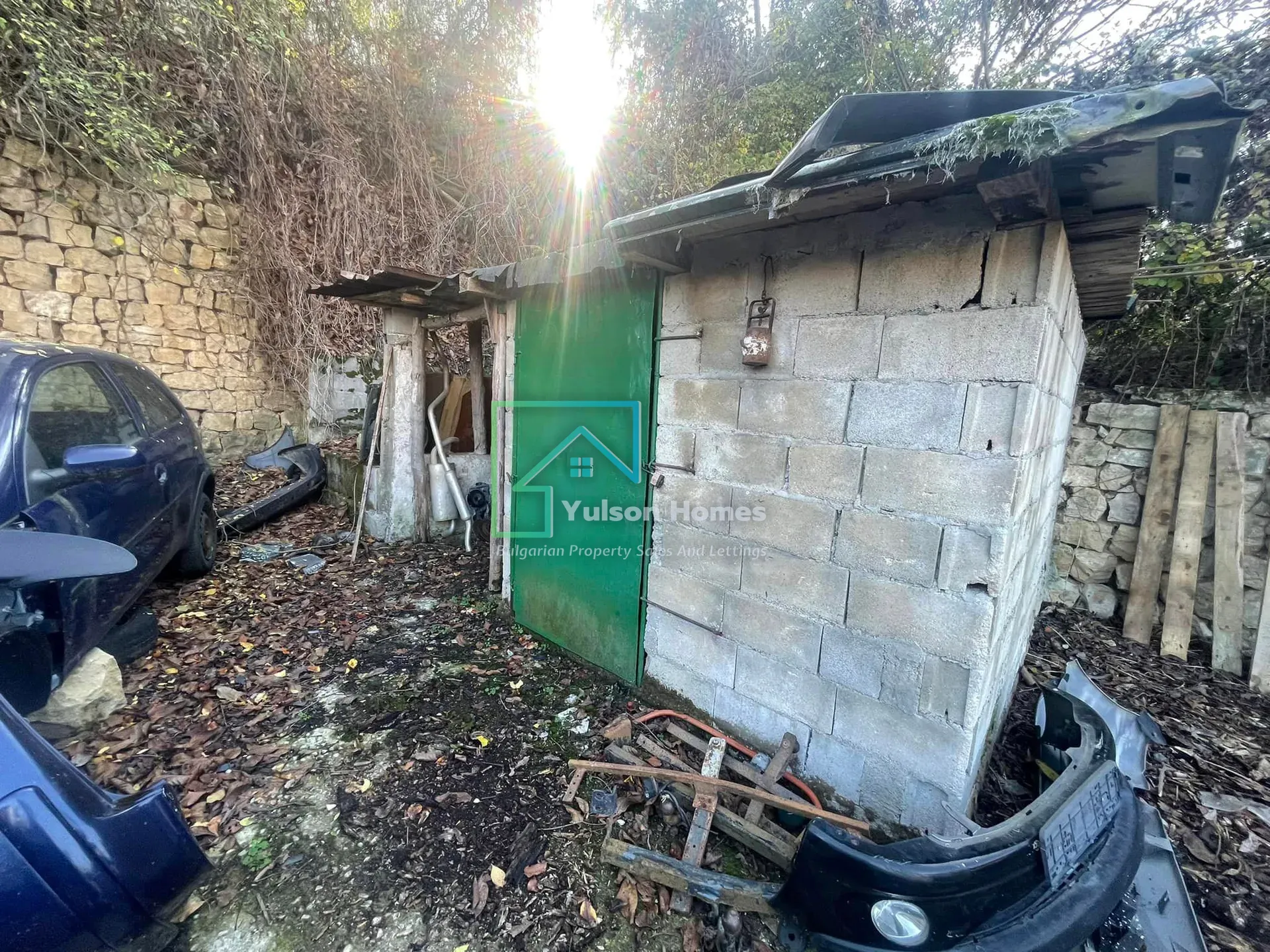 Salavage Yard - Opaka - photo 1