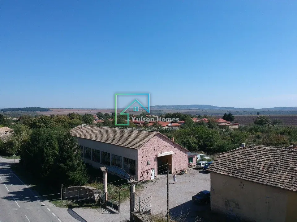 The House & Massive Warehouse - Lomtsi - photo 1