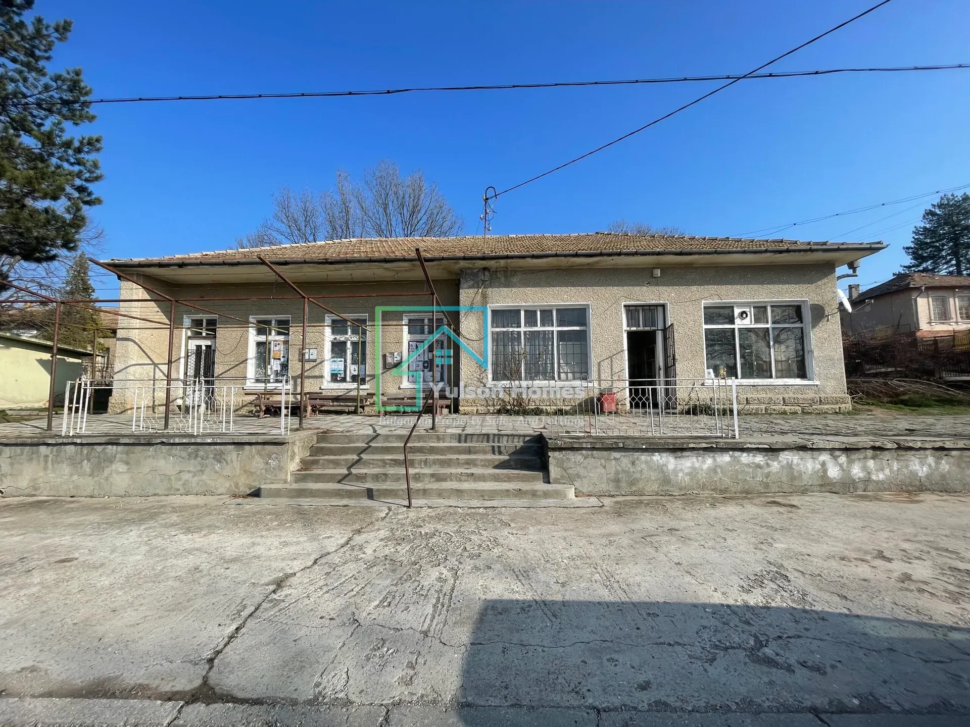 Shops & Bar - Dolets - photo 1