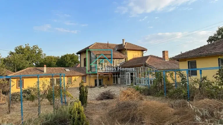 Corner Tower House - Lesicheri - thumbnail 2