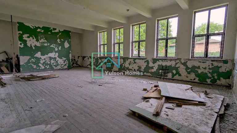 The School - Kostandenets - thumbnail 6