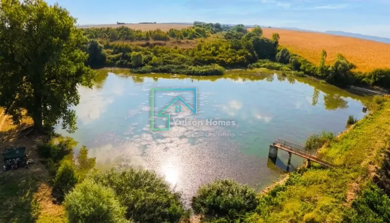 Lakeside Cottage & Fishing Lakes - thumbnail 4