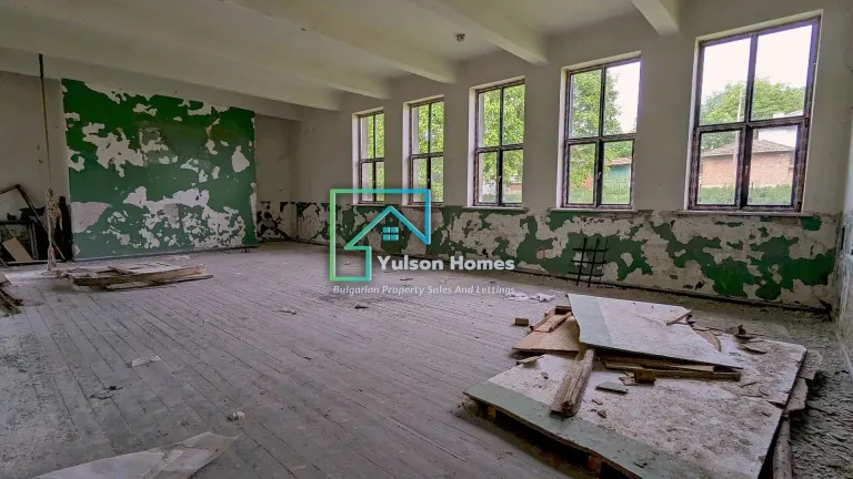 The Old School & Apartments - Kostandenets - thumbnail 5