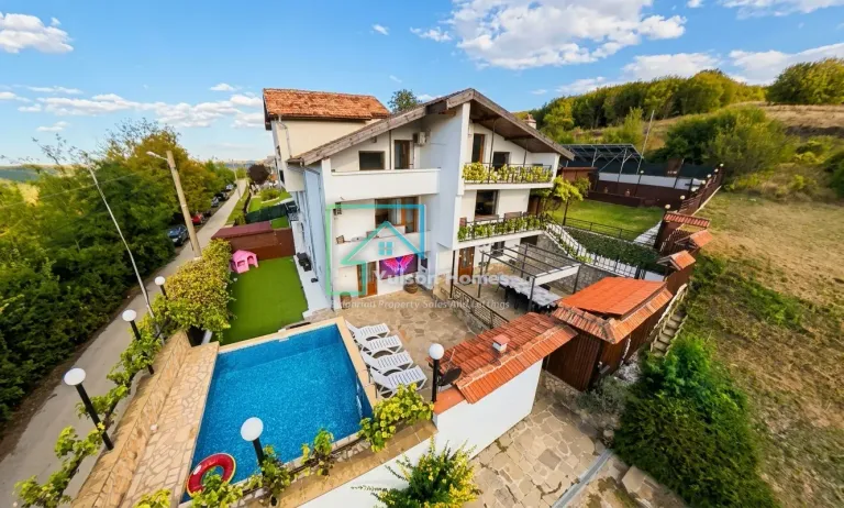 Hillside Mansion - Pushevo in Pushevo, 10 bedrooms property