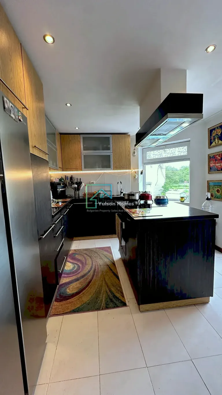 Rainbow House - Popina - thumbnail 3