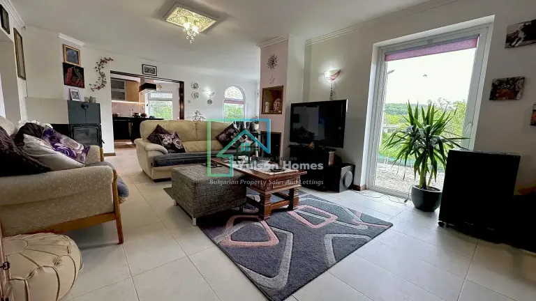 Rainbow House - Popina - thumbnail 22