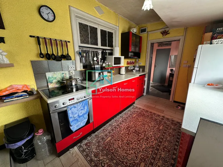 The Red Gable House - Pliska - thumbnail 4