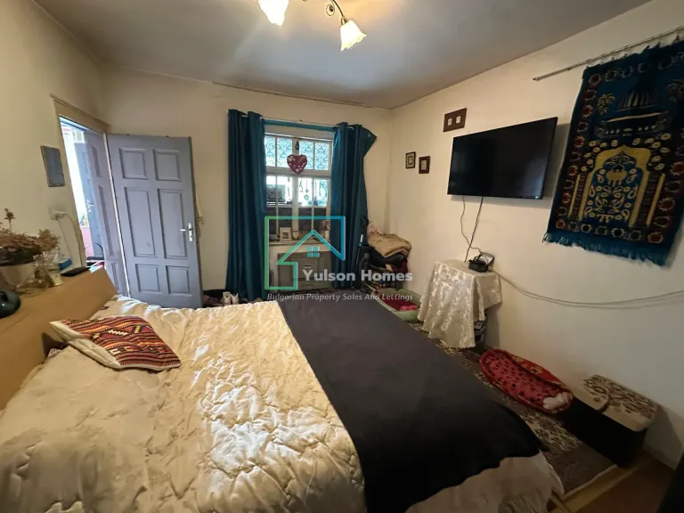 The Red Gable House - Pliska - thumbnail 15